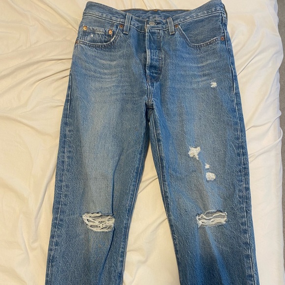 Levi’s 501 jeans (mom style) cut at bottoms, can be worn folded or straight leg. - Picture 3 of 5